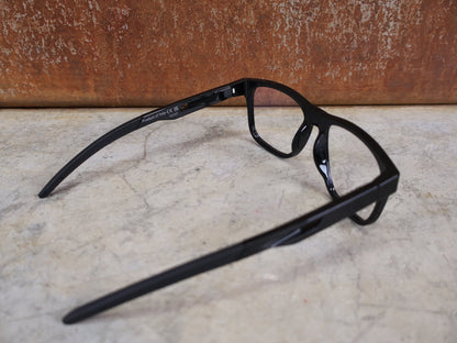 Brillen von Koo, KOO FIJI BRILLE – BLACK GLOSS / DEMO - GLAS vor USEDBIKES - OB.DE Hintergrund