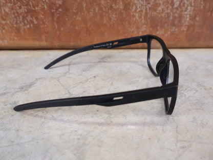 Brillen von Koo, KOO FIJI BRILLE – BLACK MATT / DEMO - GLAS vor USEDBIKES - OB.DE Hintergrund