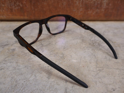 Brillen von Koo, KOO FIJI BRILLE – HAVANA MATT / DEMO - GLAS vor USEDBIKES - OB.DE Hintergrund