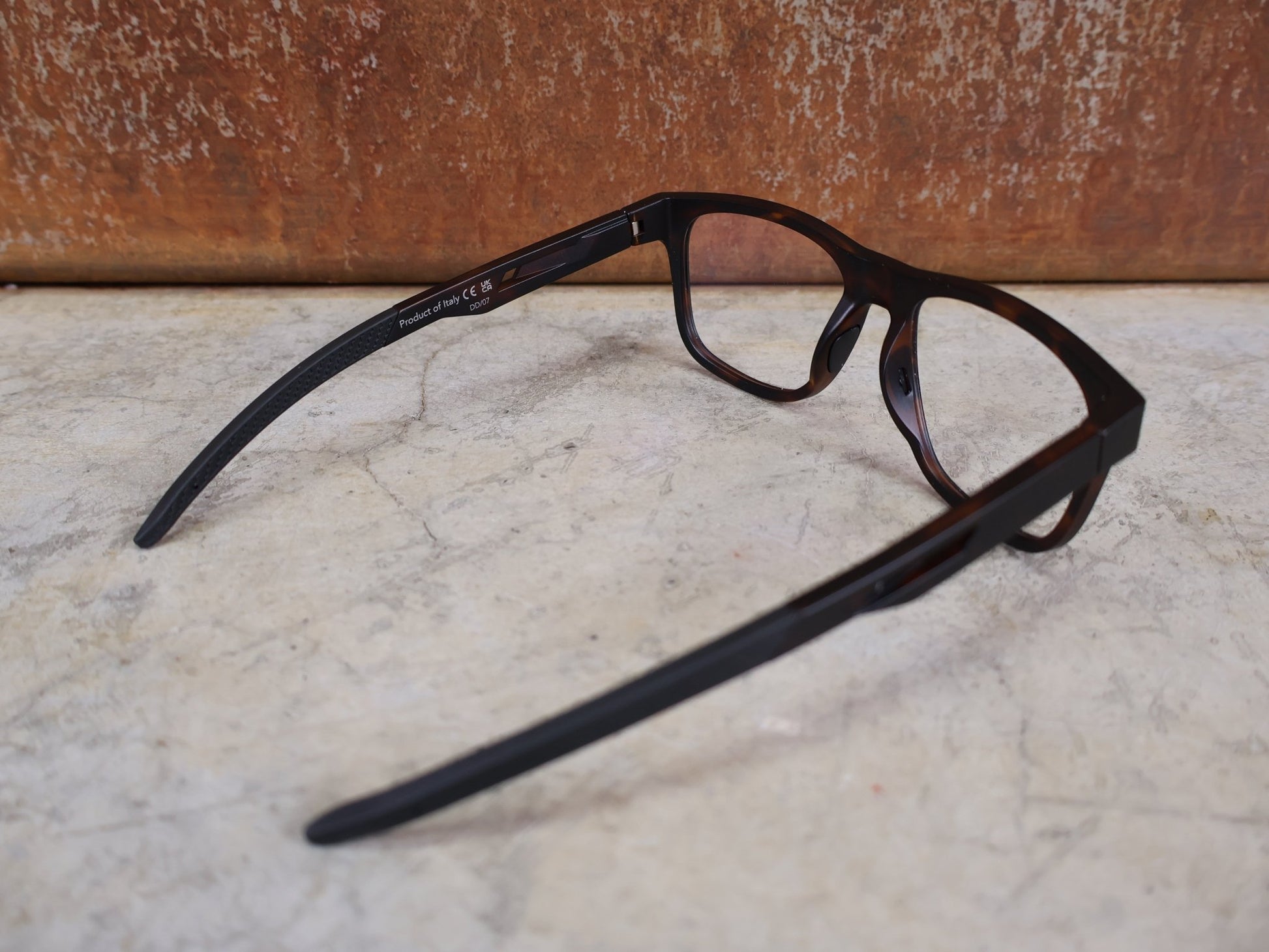 Brillen von Koo, KOO FIJI BRILLE – HAVANA MATT / DEMO - GLAS vor USEDBIKES - OB.DE Hintergrund