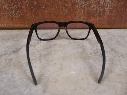 Brillen von Koo, KOO FIJI BRILLE – HAVANA MATT / DEMO - GLAS vor USEDBIKES - OB.DE Hintergrund