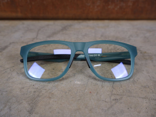 Brillen von Koo, KOO FIJI BRILLE – TRANSPARENT LIGHT BLUE / DEMO - GLAS vor USEDBIKES - OB.DE Hintergrund