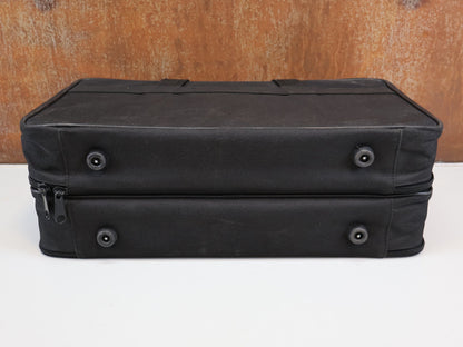 Brillen Zubehör & Ersatzteile von Koo, KOO KOFFER XL ZUBEHÖRTASCHE 54X30X18CM / TEAM KOO HARDCASE SCHWARZ vor USEDBIKES-OB.DE Hintergrund