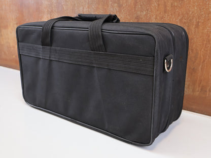 Brillen Zubehör & Ersatzteile von Koo, KOO KOFFER XL ZUBEHÖRTASCHE 54X30X18CM / TEAM KOO HARDCASE SCHWARZ vor USEDBIKES-OB.DE Hintergrund