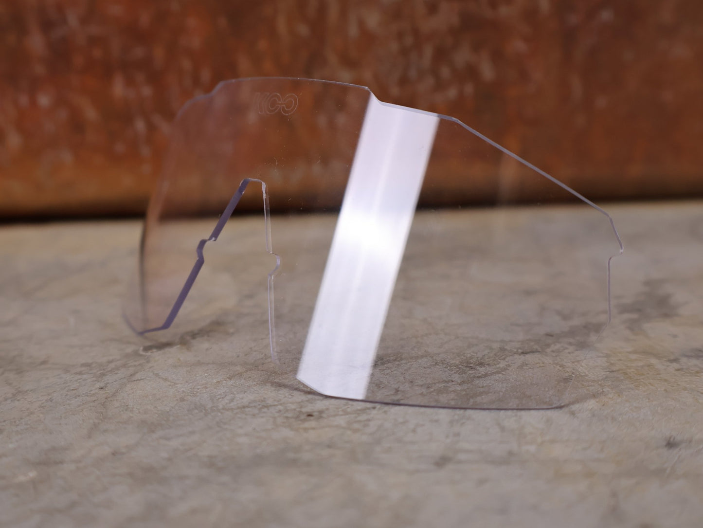 Brillen von Koo, KOO RED BULL - BORA HANSGROHE ALIBI LARGE SONNENBRILLE / TURQUOISE MIRROR vor USEDBIKES - OB.DE Hintergrund