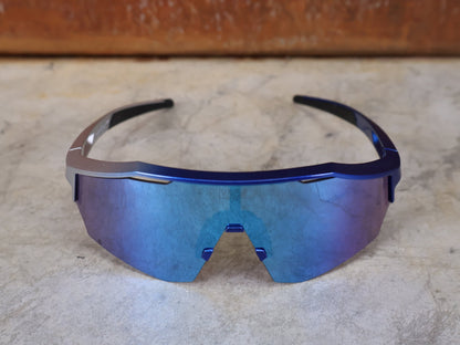 Brillen von Koo, KOO RED BULL - BORA HANSGROHE ALIBI LARGE SONNENBRILLE / TURQUOISE MIRROR vor USEDBIKES - OB.DE Hintergrund