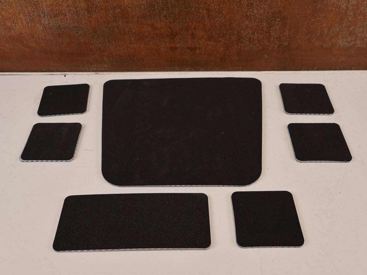 Rollentrainer von Leeze, LEEZE BOOM BOARD LITE INDOOR TRAINER ROCKER PLATE BOARD vor USEDBIKES-OB.DE Hintergrund