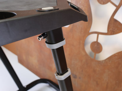 Rollentrainer von Leeze, LEEZE BOOM DESK INDOOR CYCLING TISCH HÖHENVERSTELLBAR vor USEDBIKES-OB.DE Hintergrund