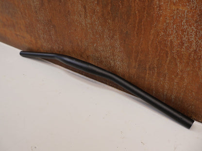 Lenker von Levelnine, LEVELNINE KIDS RISER - LENKER / 25.4 MM / 590 MM BREITE / 15 MM RISE / STEALTH vor USEDBIKES - OB.DE Hintergrund