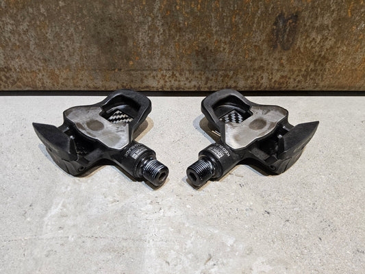 Pedale von Look, LOOK KEO BLADE CARBON TI / RENNRADPEDAL vor USEDBIKES - OB.DE Hintergrund