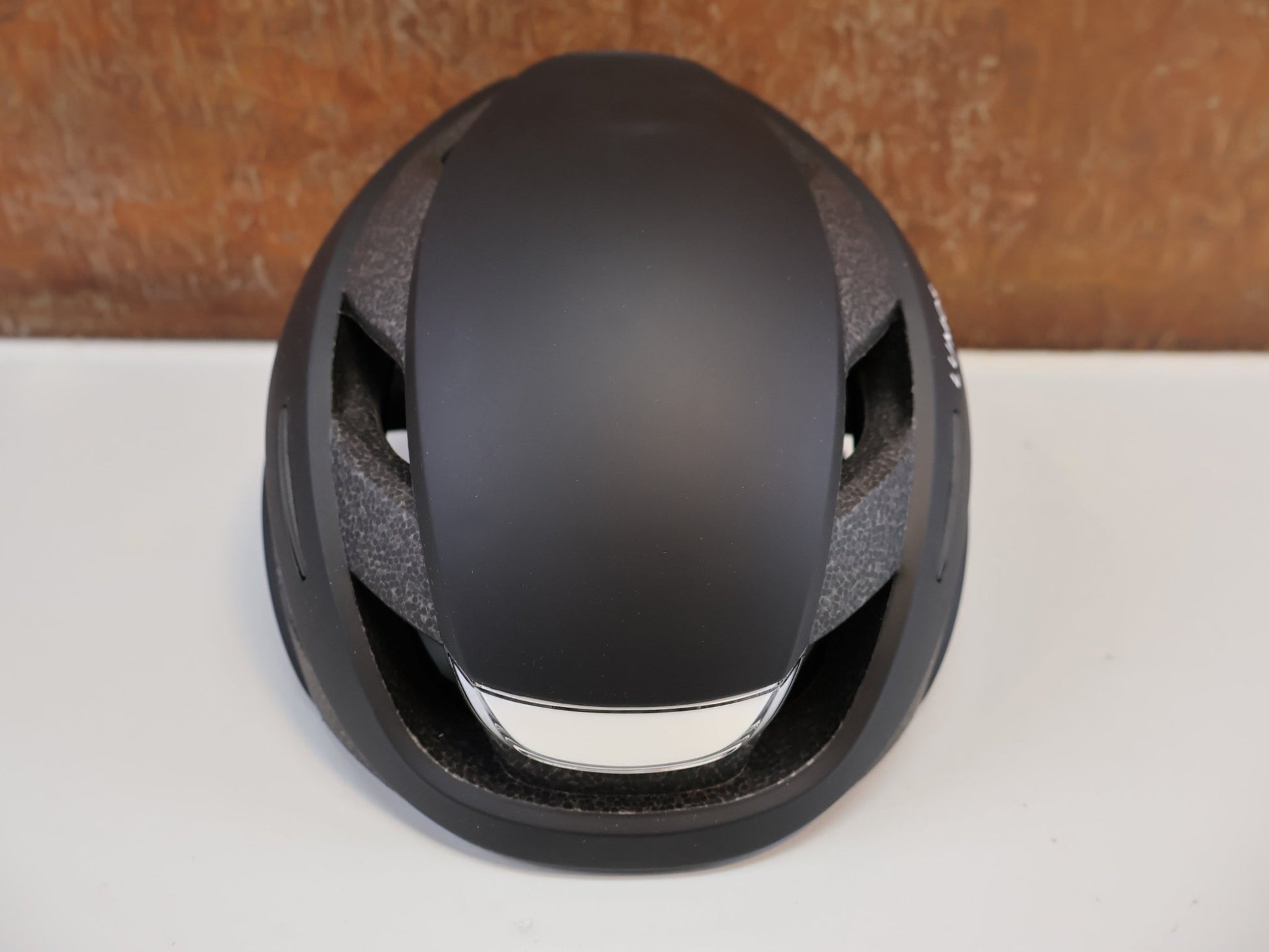 Helme von lumos, LUMOS ULTRA MIPS SMART - HELM / GR. M - L (54 - 61CM) / LED - BLINKER / IPX6 / SCHWARZ vor USEDBIKES - OB.DE Hintergrund