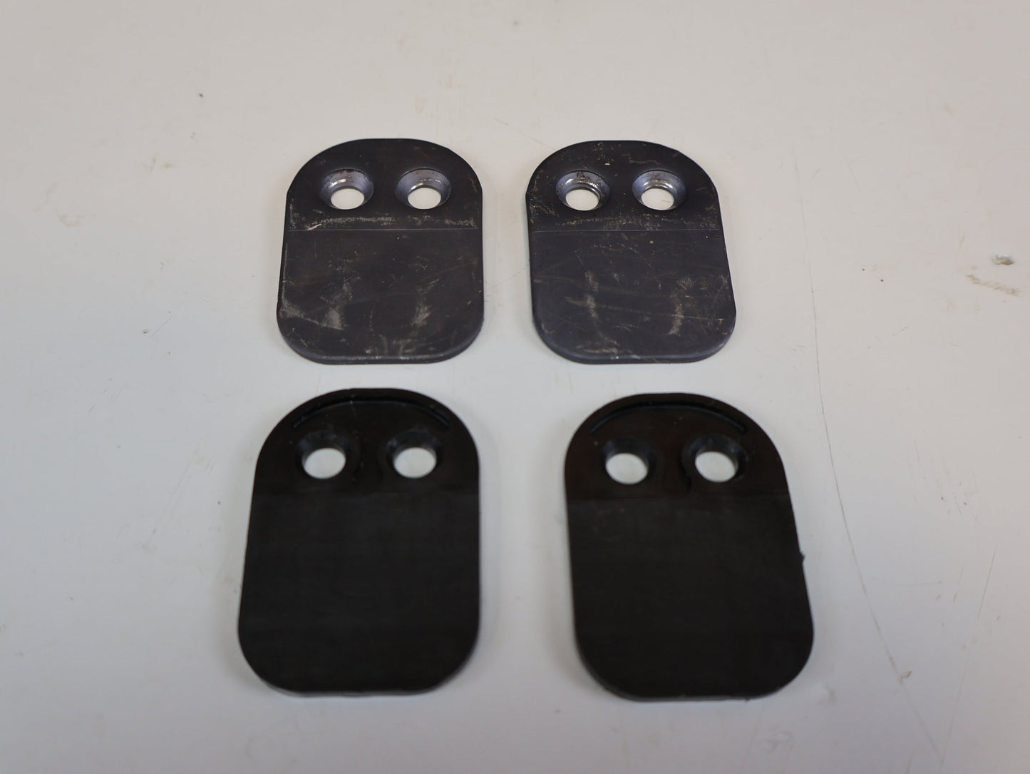 Pedale von magped, MAGPED ENDURO2 / 150N MAGNETPEDALE / SCHWARZ GRAU / MTB FLAT PEDALE vor USEDBIKES-OB.DE Hintergrund