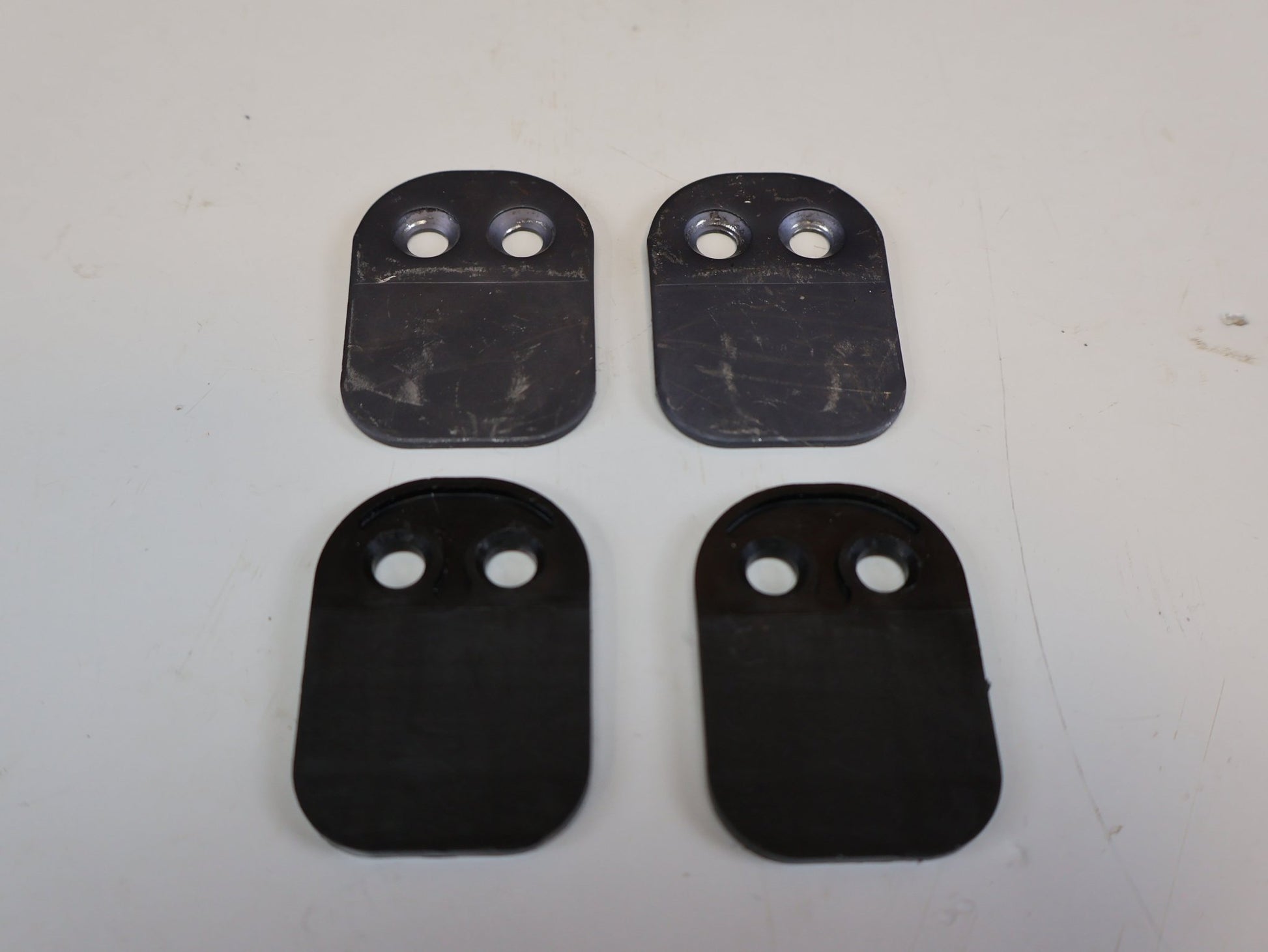 Pedale von magped, MAGPED ENDURO2 / 150N MAGNETPEDALE / SCHWARZ GRAU / MTB FLAT PEDALE vor USEDBIKES-OB.DE Hintergrund