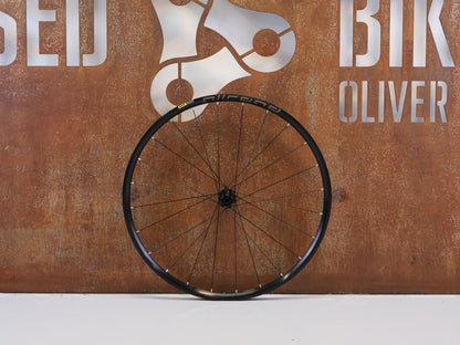 Laufrad/Laufradsatz von Mavic, MAVIC ALLROAD DISC VORDERRAD 28 ZOLL CENTERLOCK / 12X100MM & QR vor USEDBIKES-OB.DE Hintergrund