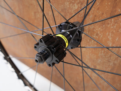 Laufrad/Laufradsatz von Mavic, MAVIC CROSSRIDE FTS X 27.5 ZOLL HR 9X135MM SHIMANO HG vor USEDBIKES-OB.DE Hintergrund