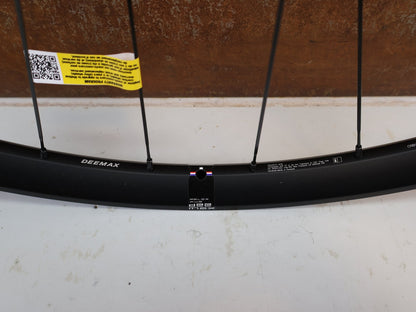 Laufrad/Laufradsatz von Mavic, MAVIC DEEMAX 29 ZOLL HR SUPER BOOST 12X157 SHIMANO HG vor USEDBIKES-OB.DE Hintergrund