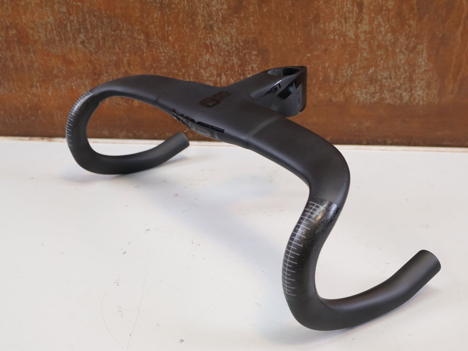 Lenker von Most, MOST TALON ULTRA LIGHT INTEGRIERTE LENKER-VORBAU-EINHEIT 420X90MM vor USEDBIKES-OB.DE Hintergrund