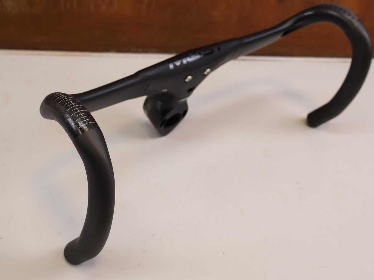 Lenker von Most, MOST TALON ULTRA LIGHT INTEGRIERTE LENKER-VORBAU-EINHEIT 420X90MM vor USEDBIKES-OB.DE Hintergrund