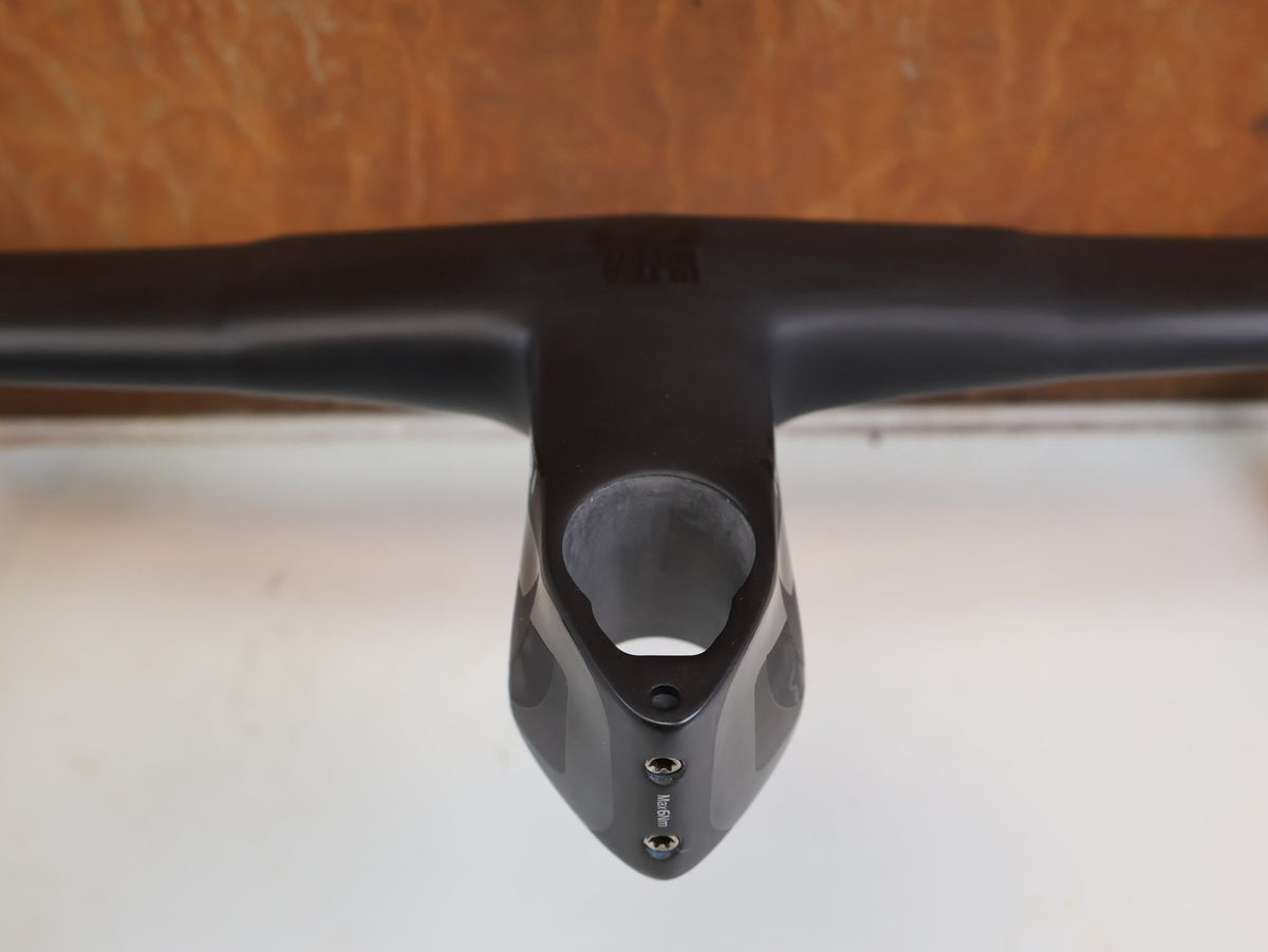 Lenker von Most, MOST TALON ULTRA LIGHT INTEGRIERTE LENKER-VORBAU-EINHEIT 420X90MM vor USEDBIKES-OB.DE Hintergrund
