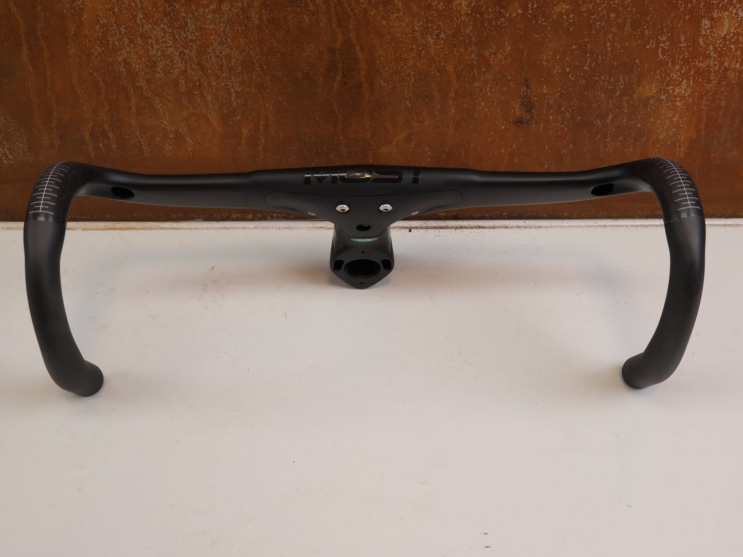 Lenker von Most, MOST TALON ULTRA LIGHT INTEGRIERTE LENKER-VORBAU-EINHEIT 420X90MM vor USEDBIKES-OB.DE Hintergrund