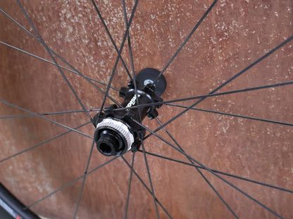 Laufrad/Laufradsatz von Most, MOST ULTRAFAST 45 TLR DB LAUFRADSATZ DISC vor USEDBIKES - OB.DE Hintergrund