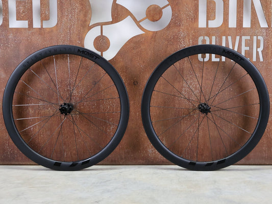 Laufrad/Laufradsatz von Most, MOST ULTRAFAST 45 TLR DB LAUFRADSATZ DISC vor USEDBIKES - OB.DE Hintergrund