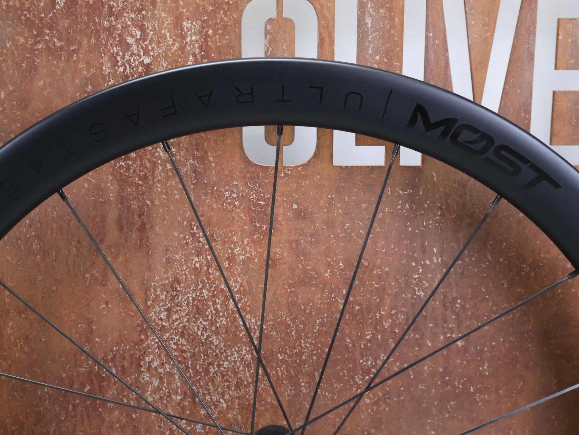 Laufrad/Laufradsatz von Most, MOST ULTRAFAST 45 TLR DB LAUFRADSATZ DISC vor USEDBIKES - OB.DE Hintergrund