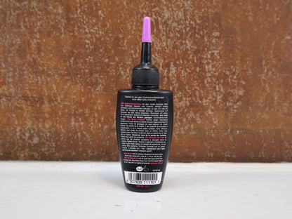 Pflege & Wartung von Muc - Off, MUC - OFF E - BIKE WET LUBE / KETTENSCHMIERMITTEL / 50 ML / KERAMIK - ZUSATZ vor USEDBIKES - OB.DE Hintergrund