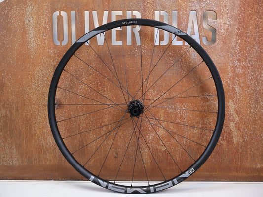 Laufrad/Laufradsatz von Newmen, NEWMEN EVOLUTION A30 29 ZOLL BOOST LAUFRADSATZ SRAM XD 6-LOCH vor USEDBIKES-OB.DE Hintergrund
