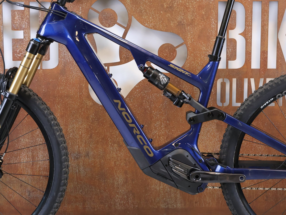 E-Mountainbike von Norco, Norco Sight VLT C1 Shimano EP8 900Wh Fox 36 160mm / XL vor USEDBIKES-OB.DE Hintergrund