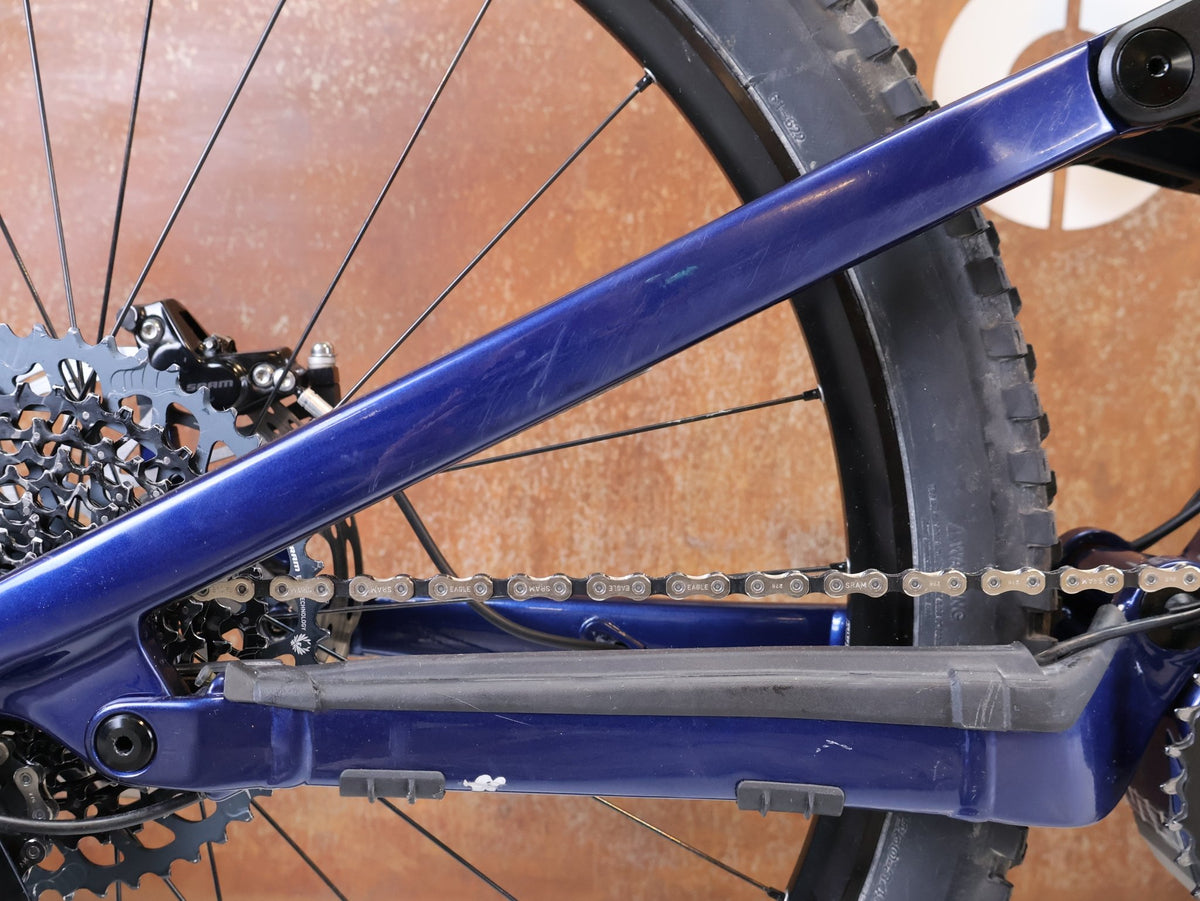 E-Mountainbike von Norco, Norco Sight VLT C1 Shimano EP8 900Wh Fox 36 160mm / XL vor USEDBIKES-OB.DE Hintergrund