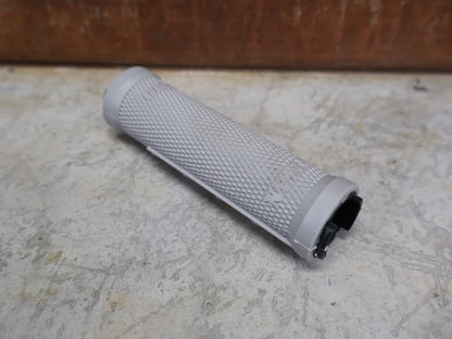 Griffe und Lenkerbänder von Odi, ODI RUFFIAN LOCK - ON GRIPS – 130 MM / GREY – D32RFSG - B vor USEDBIKES - OB.DE Hintergrund