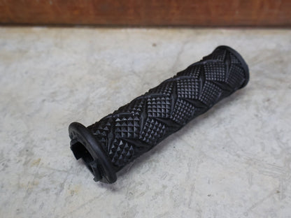 Griffe und Lenkerbänder von Odi, ODI X - TREME LOCK - ON GRIPS 130 MM BLACK – D30XTB - B vor USEDBIKES - OB.DE Hintergrund
