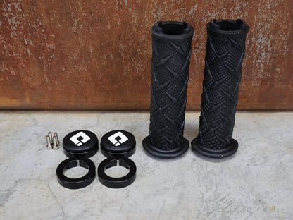 Griffe und Lenkerbänder von Odi, ODI X - TREME LOCK - ON GRIPS 130 MM BLACK – D30XTB - B vor USEDBIKES - OB.DE Hintergrund