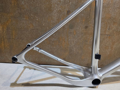 Gravel - /Cyclocrossrahmen von Open, OPEN U.P. FRAMESET / CUSTOMPAINTED / S vor USEDBIKES - OB.DE Hintergrund
