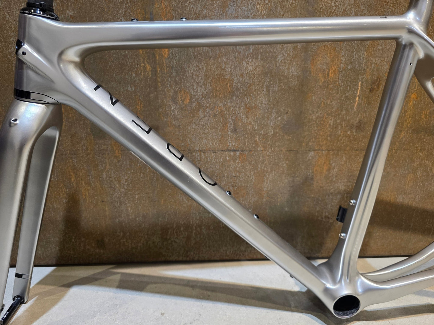 Gravel - /Cyclocrossrahmen von Open, OPEN U.P. FRAMESET / CUSTOMPAINTED / S vor USEDBIKES - OB.DE Hintergrund
