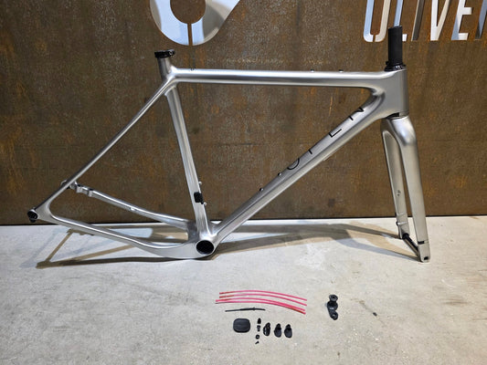 Gravel - /Cyclocrossrahmen von Open, OPEN U.P. FRAMESET / CUSTOMPAINTED / S vor USEDBIKES - OB.DE Hintergrund