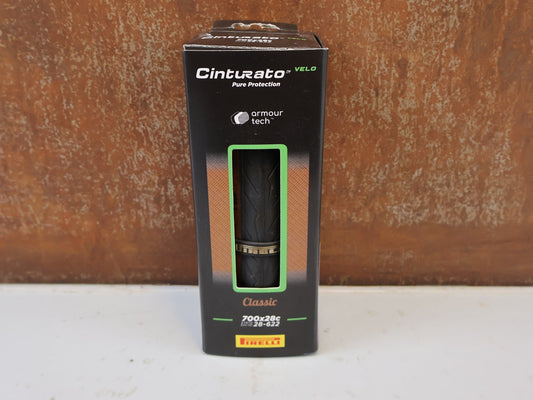 Reifen von Pirelli, PIRELLI CINTURATO VELO TLR RENNRADREIFEN SCHWARZ 700x28c / ETRTO 28-622 vor USEDBIKES-OB.DE Hintergrund