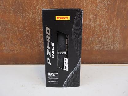 Reifen von Pirelli, Pirelli P ZERO Race TLR Rennradreifen 700C Schwarz 28-32mm vor USEDBIKES-OB.DE Hintergrund