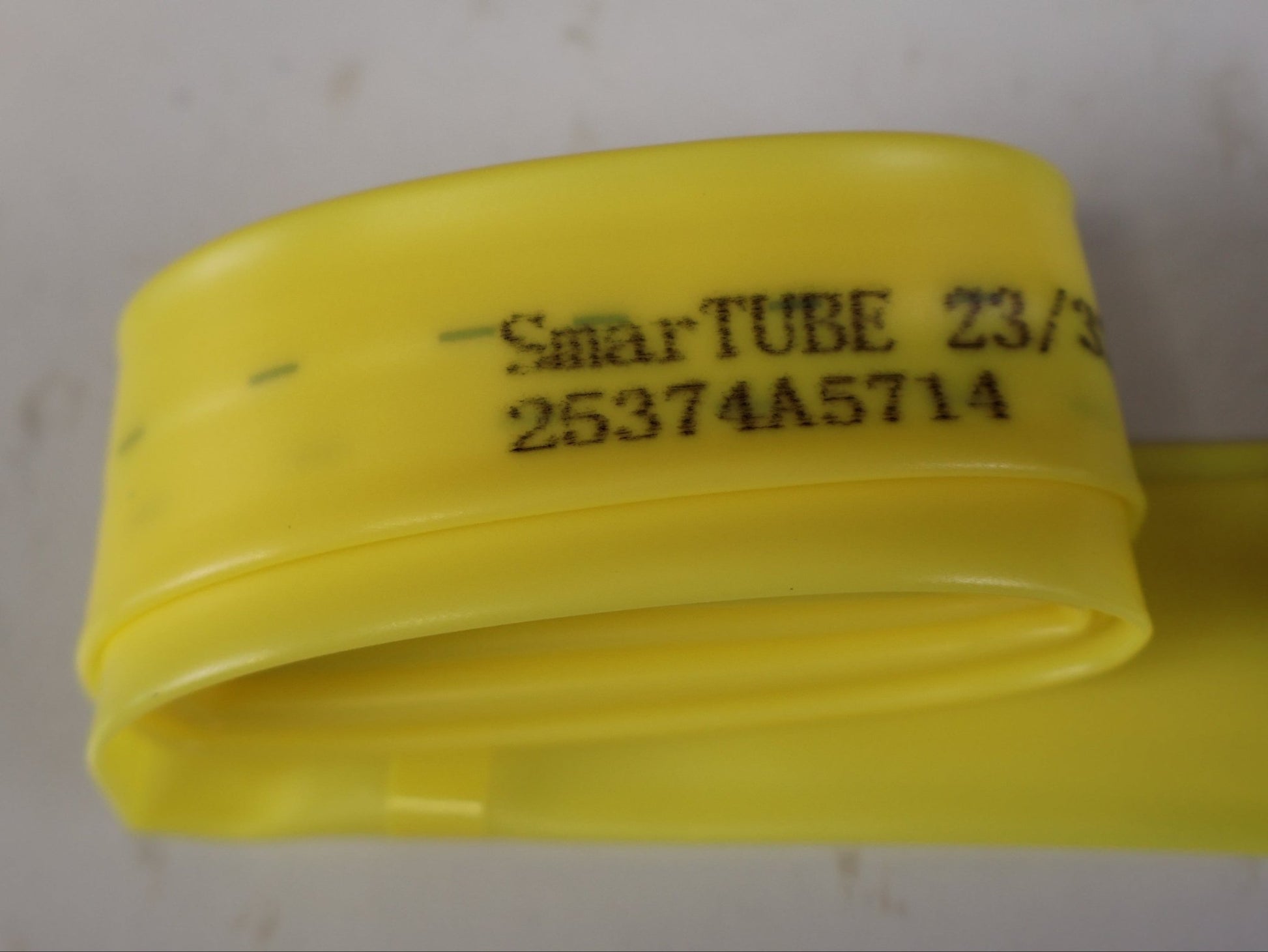 Reifen von Pirelli, PIRELLI P ZERO SMARTUBE TPU SCHLAUCH 700C 23 32MM 60MM vor USEDBIKES-OB.DE Hintergrund