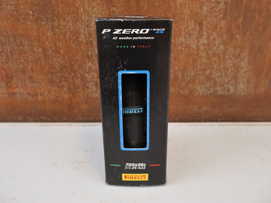 Reifen von Pirelli, PIRELLI REIFEN P ZERO RACE 4S / RENNRAD FALTREIFEN / 26-622 SMARTEVO ROAD vor USEDBIKES-OB.DE Hintergrund
