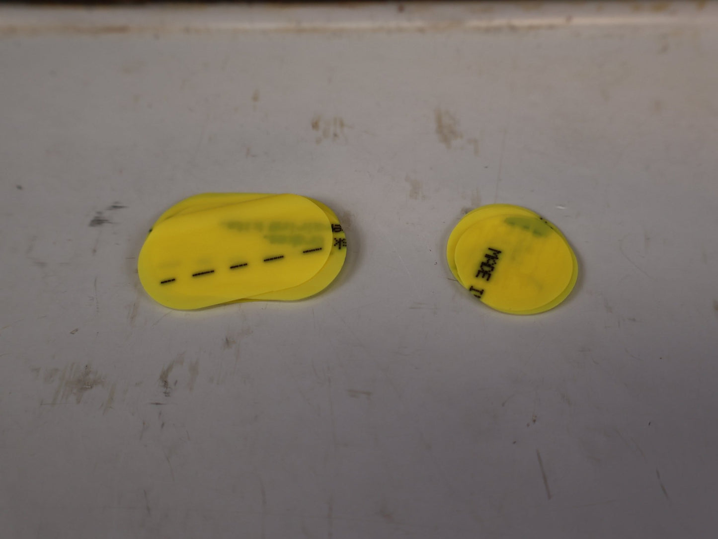 Reifen von Pirelli, PIRELLI SMARTUBE FLICKENSET FÜR TPU SCHLÄUCHE GELB vor USEDBIKES-OB.DE Hintergrund
