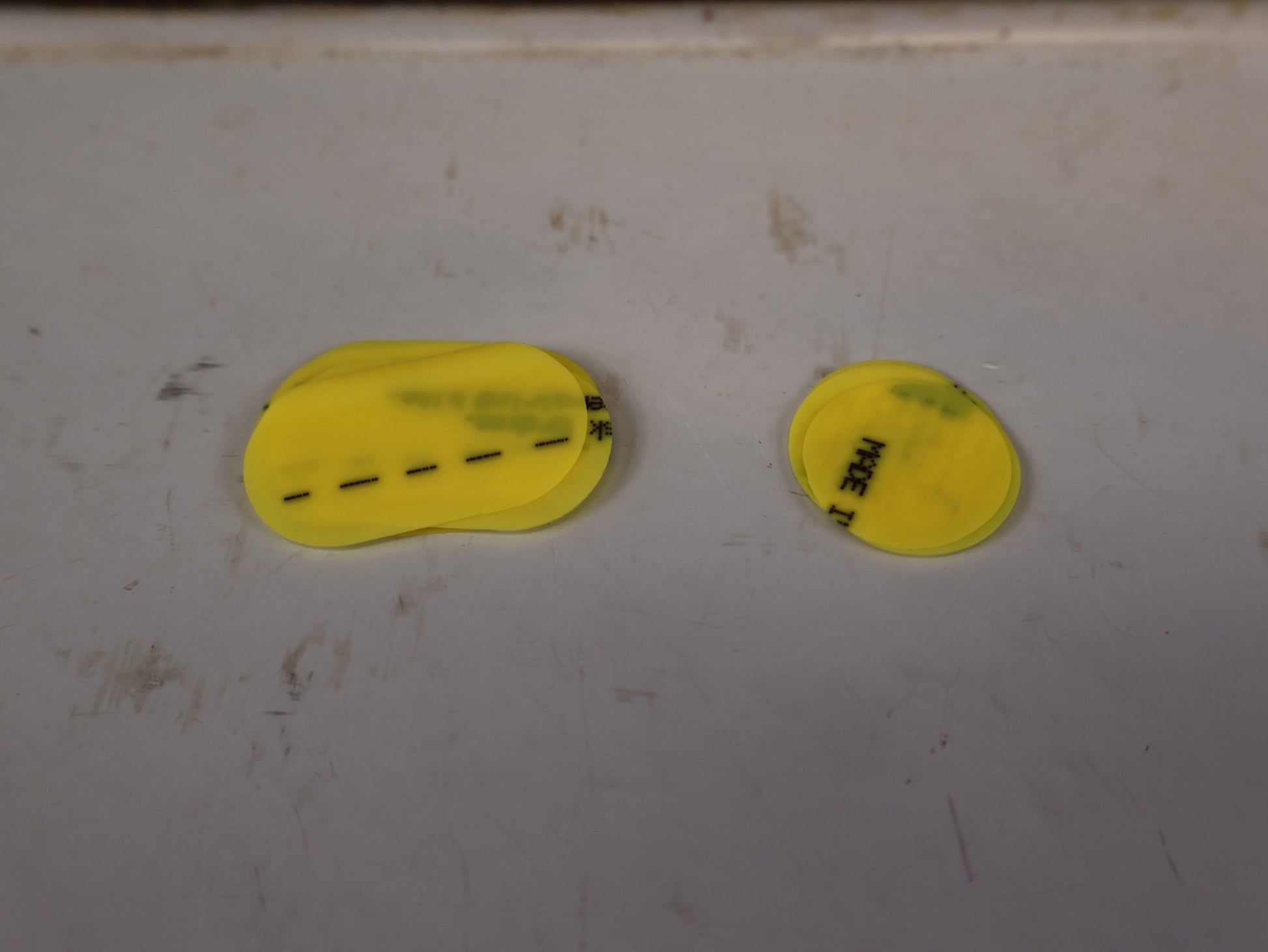 Reifen von Pirelli, PIRELLI SMARTUBE FLICKENSET FÜR TPU SCHLÄUCHE GELB vor USEDBIKES-OB.DE Hintergrund