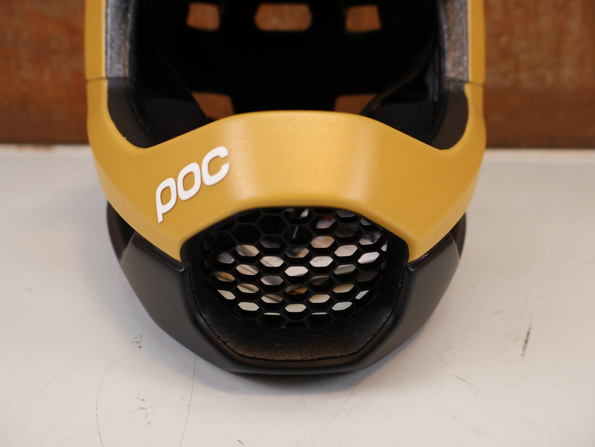 Helme von Poc, POC OTOCON RACE MIPS HELM GR. S 51-54CM CERUSSITE KASHIMA FULLFACE vor USEDBIKES-OB.DE Hintergrund