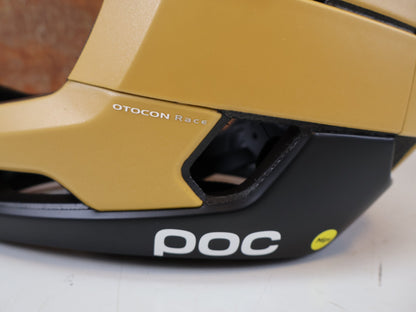 Helme von Poc, POC OTOCON RACE MIPS HELM GR. S 51-54CM CERUSSITE KASHIMA FULLFACE vor USEDBIKES-OB.DE Hintergrund