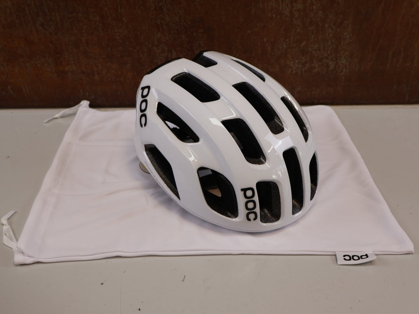 Helme von Poc, POC VENTRAL AIR MIPS / RENNRADHELM / GR. S / HYDROGEN WHITE vor USEDBIKES-OB.DE Hintergrund