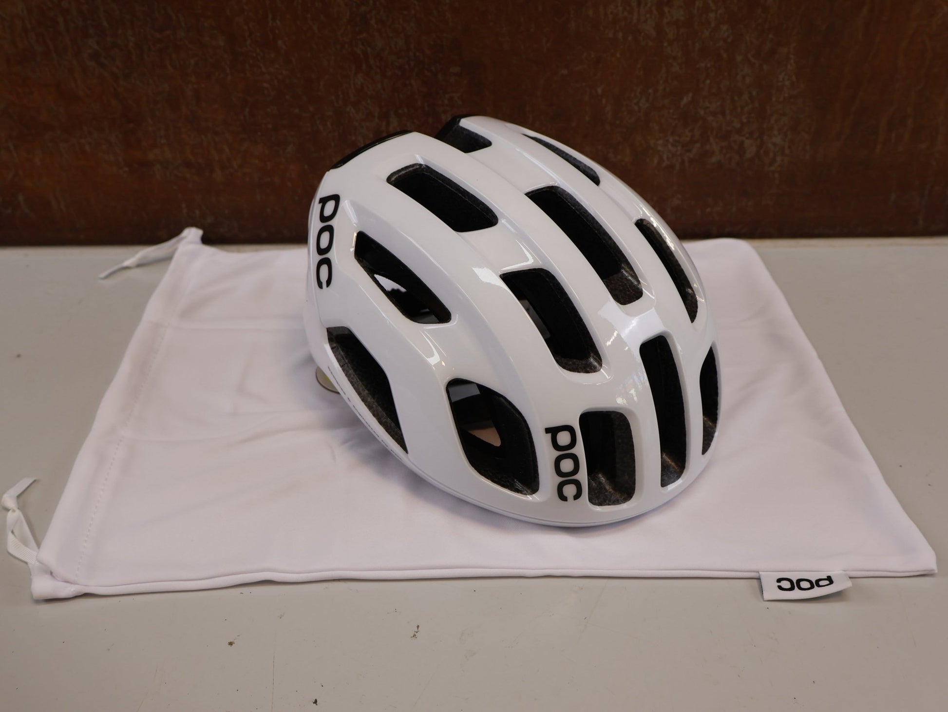 Helme von Poc, POC VENTRAL AIR MIPS / RENNRADHELM / GR. S / HYDROGEN WHITE vor USEDBIKES-OB.DE Hintergrund