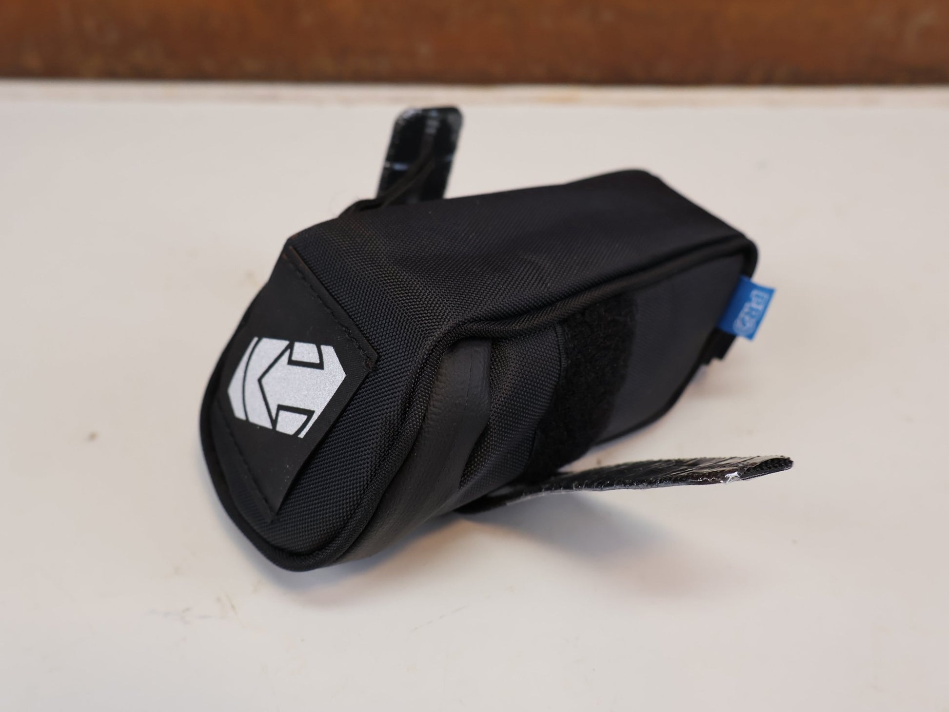 Luftpumpen & Werkzeug von PRO, PRO COMBIPACK / CO2 INFLATOR SET / SATTELTASCHE MINITOOL / OHNE PATRONEN vor USEDBIKES-OB.DE Hintergrund