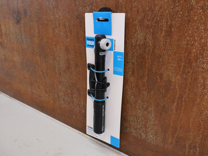 Luftpumpen & Werkzeug von Pro, PRO COMPACT TELESKOP MINIPUMPE 22,5CM 8 BAR SCHWARZ 99G vor USEDBIKES-OB.DE Hintergrund