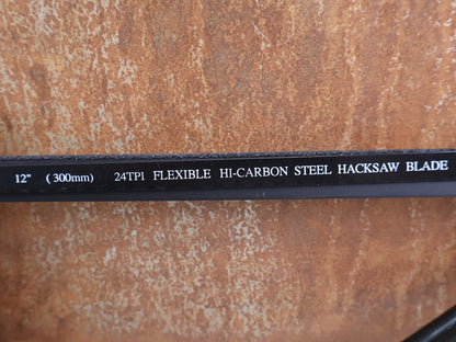 Luftpumpen & Werkzeug von Pro, PRO SÄGE FÜR CARBON ALU STAHL INKL 2 BLÄTTERN SCHWARZ 475G vor USEDBIKES-OB.DE Hintergrund